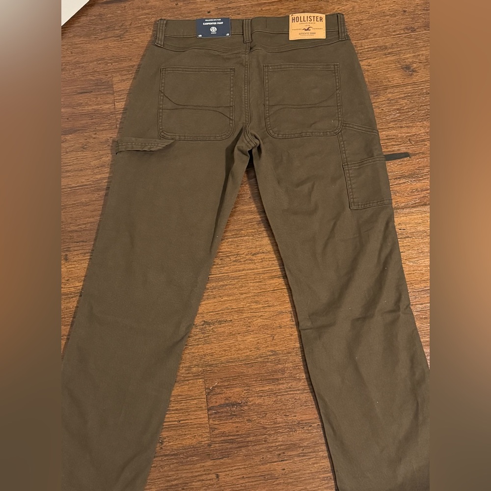 (NEW) Brown straight fit Hollister carpenter pants (NEW WITH TAGS) size 29x32